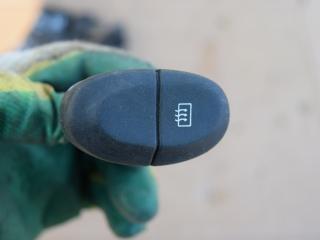 кнопка обогрева заднего стекла Renault Scenic 1 поколение 1999, 1.6 л., бензин