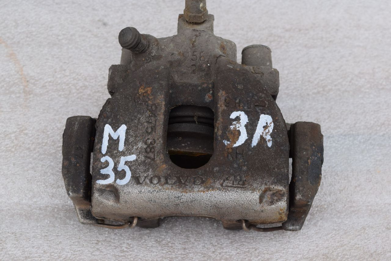 суппорт задний правый Volvo XC70 1 поколение 1999, 2.4 л., Ti, B 5244 T, бензин, АКПП, универсал, полный подключаемый привод - фото №1