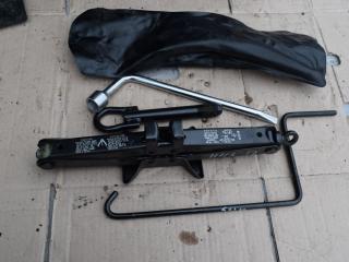 домкрат Toyota Yaris XP9 2008, D-4D, робот, передний привод, 0911105010, 0911105031, 0911305010, 0912037030, 0915005011