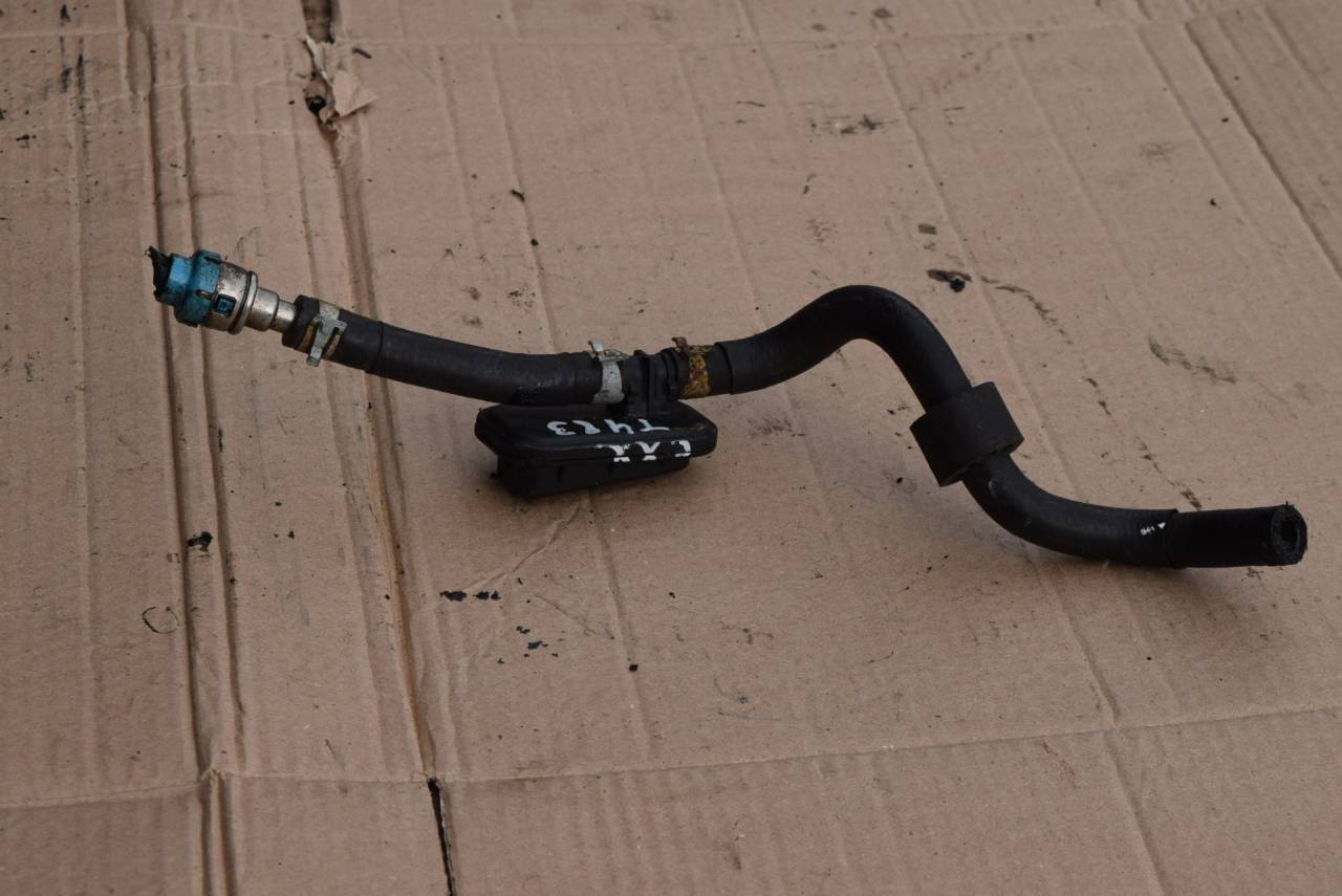 трубка топливная Skoda Octavia 3 поколение (A7) 2016, 1.6 л., CXXB, дизель, АКПП, универсал, 5Q0127242B, 5Q0130295J - фото №1