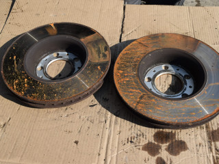 диск тормозной передний Volvo XC70 2 поколение 2002, 2.4 л., Ti, B 5244 T3, бензин, АКПП, универсал, полный подключаемый привод