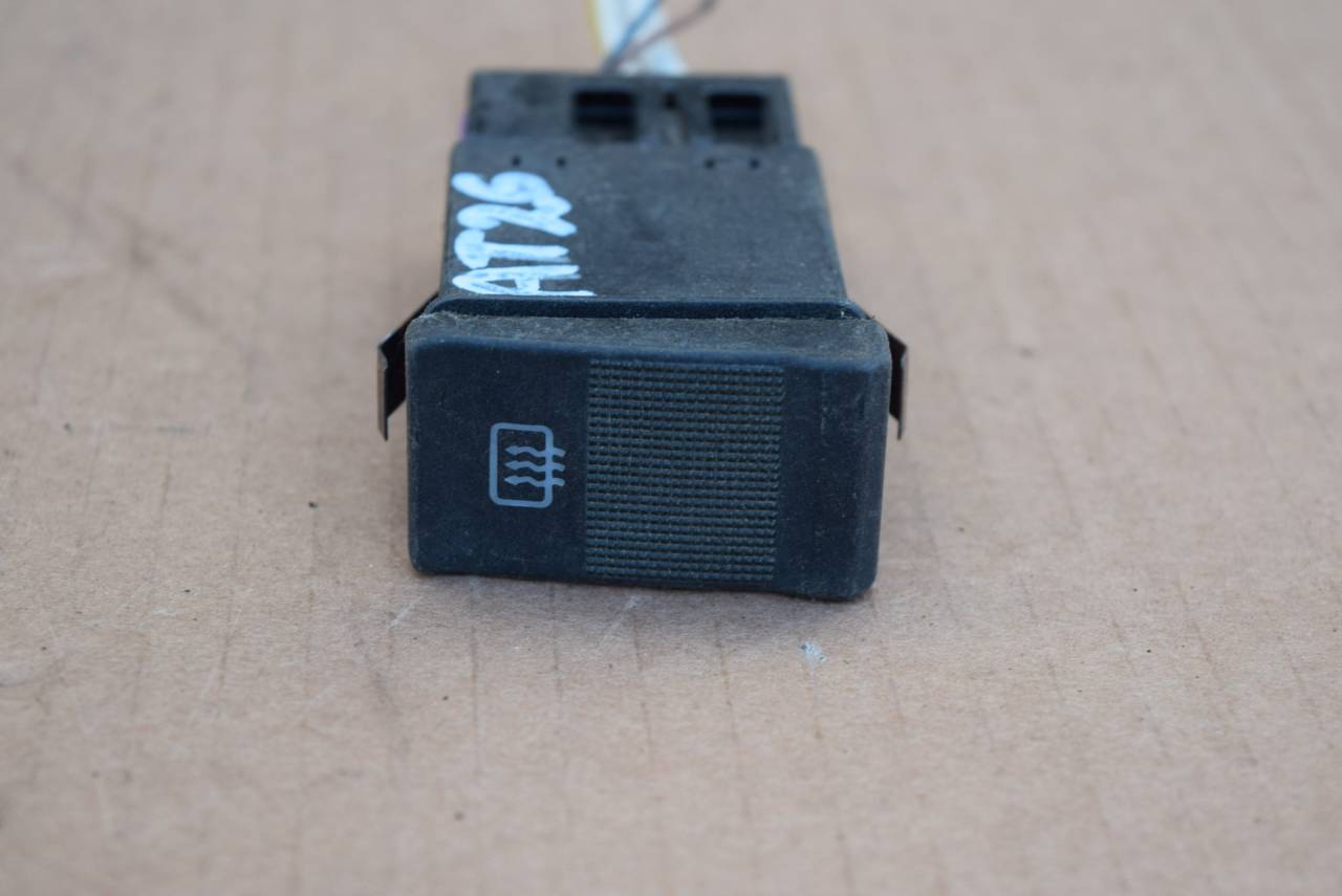 кнопка обогрева заднего стекла Volkswagen Passat B4 1996, 1.9 л., дизель, универсал, 4A0941503 - фото №1