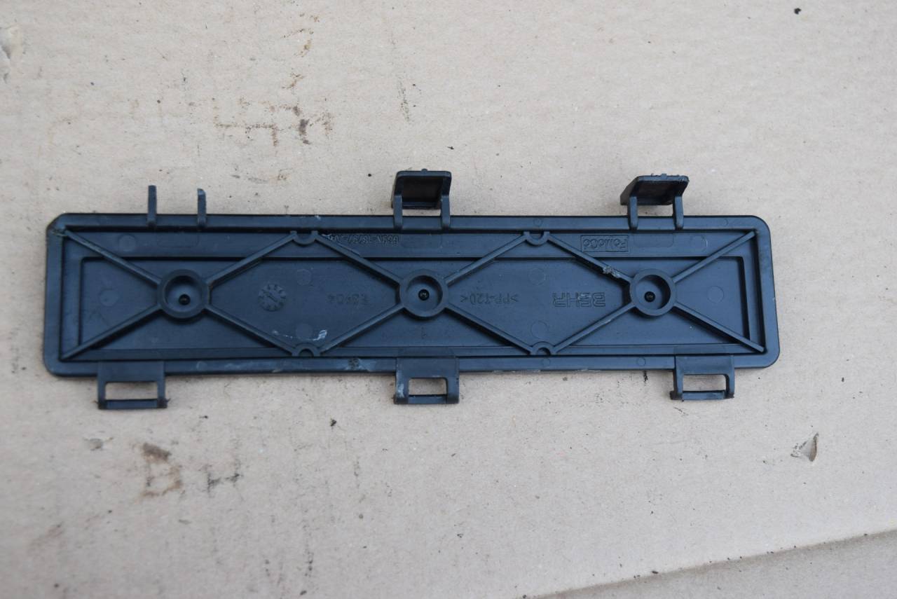 корпус салонного фильтра Volvo XC60 1 поколение 2009, 2.4 л., D5, D 5244 T10, дизель, АКПП, полный подключаемый привод, 6G9N18797AA - фото №1