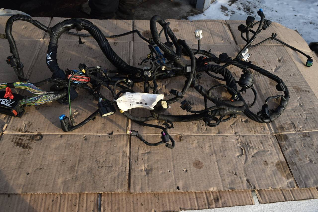 проводка двигателя Volvo V40 2 поколение 2013, 1.6 л., Ti, B 4164 T3, бензин, робот, универсал, передний привод, 31376888AB, 31376888 - фото №1