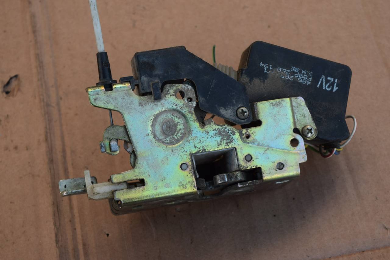 замок двери передней левой Volkswagen LT 2 поколение 1998, дизель, МКПП, F00P2E0194 - фото №1