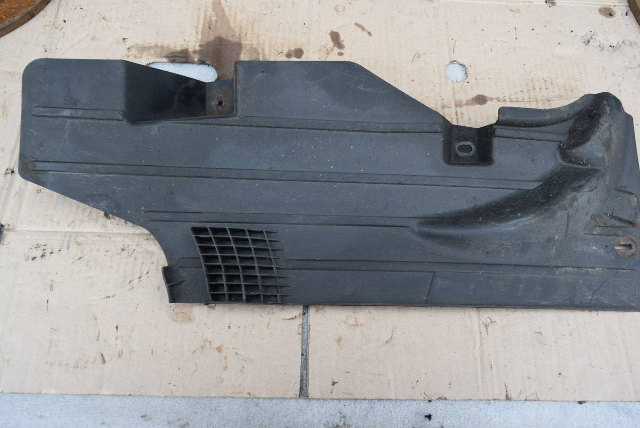 защита днища Volvo C30 1 поколение 2007, 2.5 л., Ti, бензин, МКПП, серый, хетчбэк 3 дв., передний привод, 30681921 - фото №1