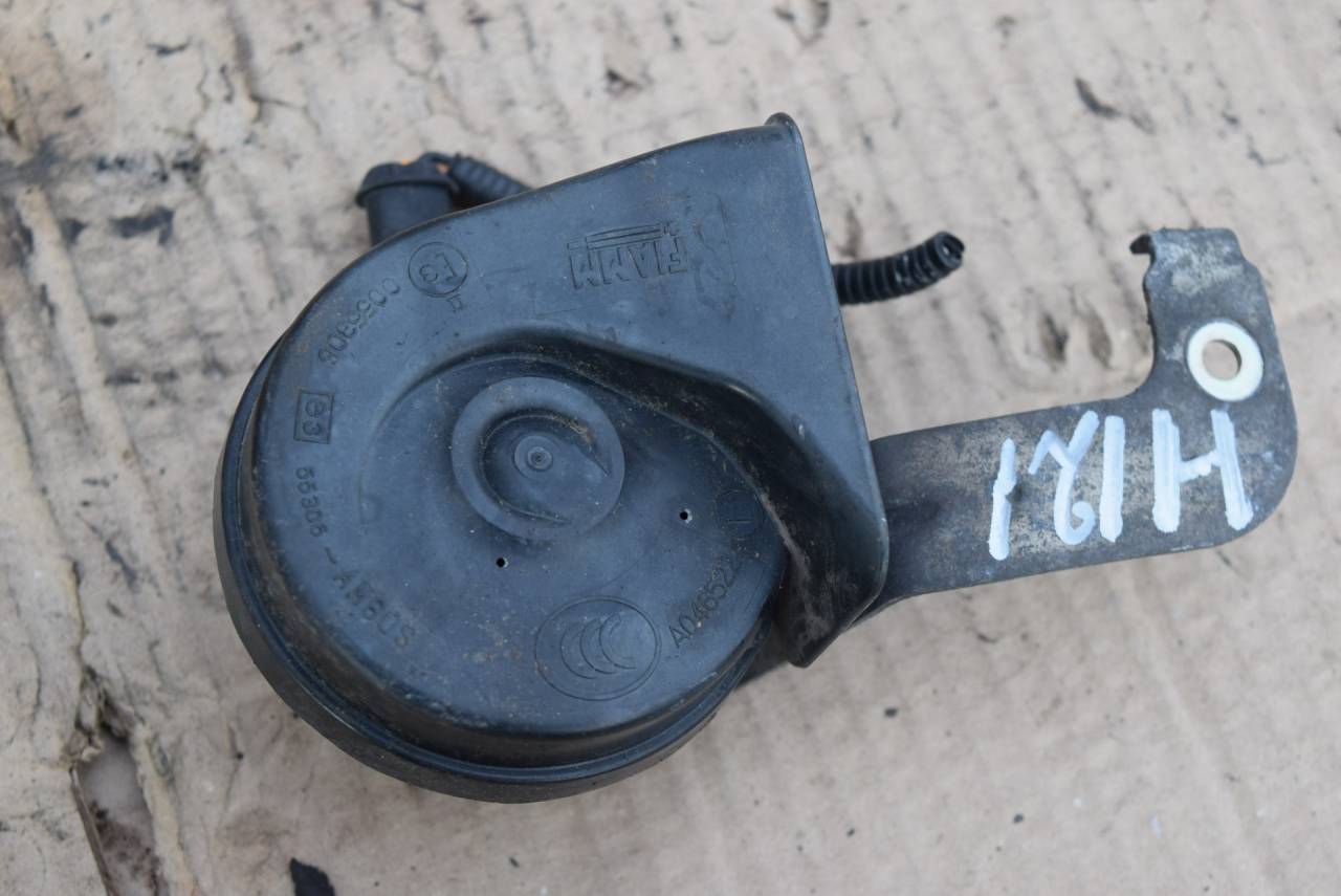 сигнал (клаксон) Volvo C30 1 поколение 2007, 2.5 л., Ti, бензин, МКПП, серый, хетчбэк 3 дв., передний привод - фото №1