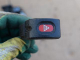 кнопка аварийной сигнализации Opel Astra G 2001, 1.7 л., дизель, МКПП, 90347821