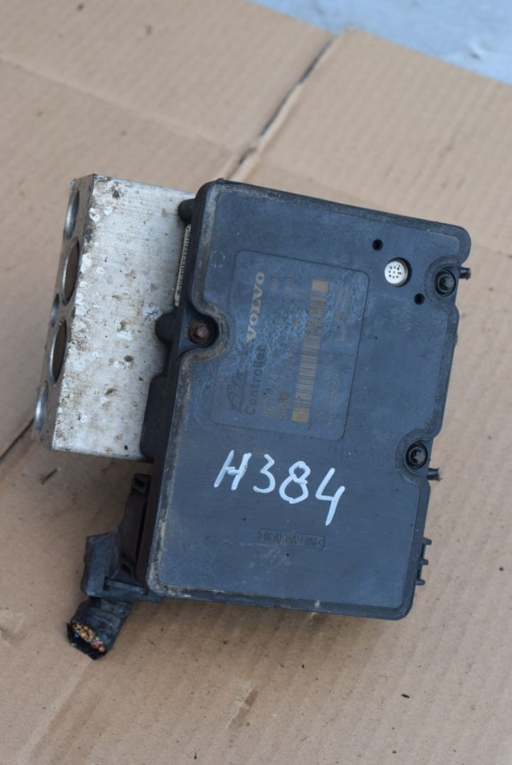 блок ABS Volvo XC70 2 поколение 2002, 2.5 л., Ti, B 5254 T2, бензин, МКПП, универсал, полный подключаемый привод, 8671224, 08671225 - фото №1