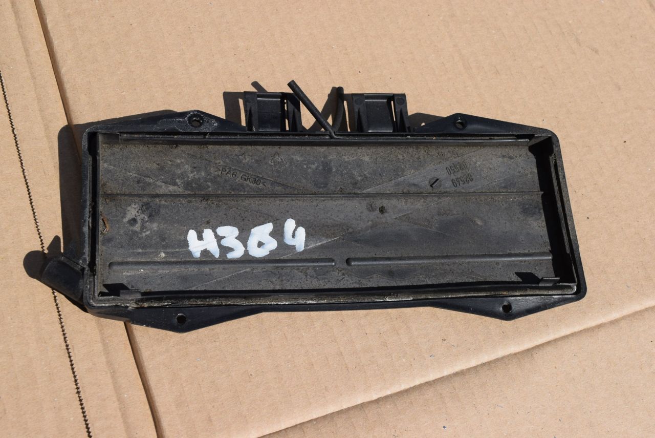 корпус салонного фильтра Volvo XC70 2 поколение 2002, 2.5 л., Ti, B 5254 T2, бензин, МКПП, универсал, полный подключаемый привод - фото №1