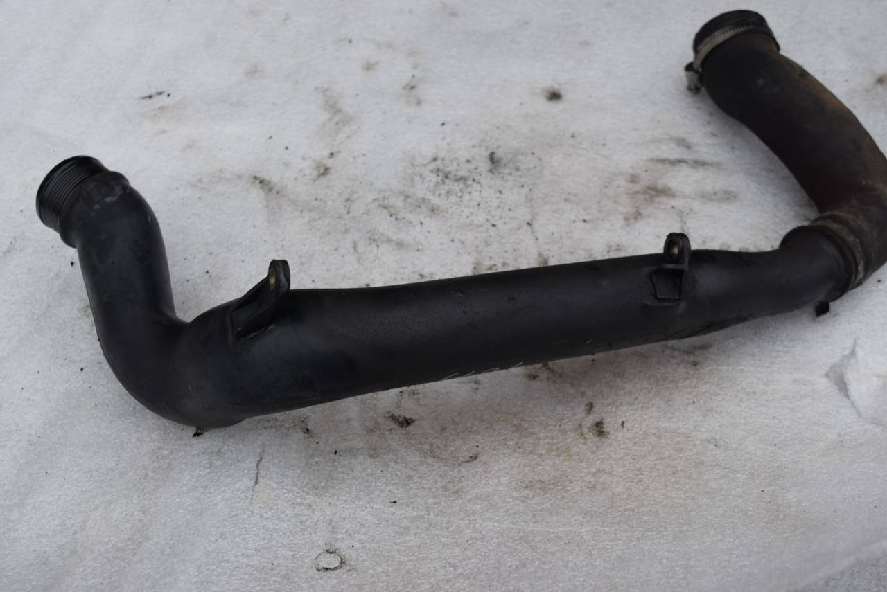 патрубок интеркулера Volvo XC90 1 поколение 2005, 2.4 л., D5, D 5244 T, дизель, АКПП, полный подключаемый привод, 30647918 - фото №1