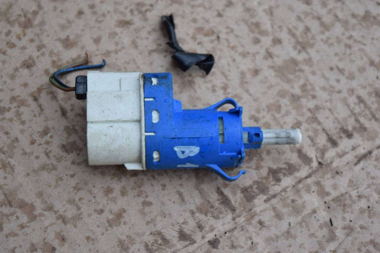 Датчик педали тормоза (лягушка) Volvo XC60 1 поколение 2010, 3.2 л., B 6324 S, бензин, АКПП, черный, универсал, 3M5T9C872AC - фото №1