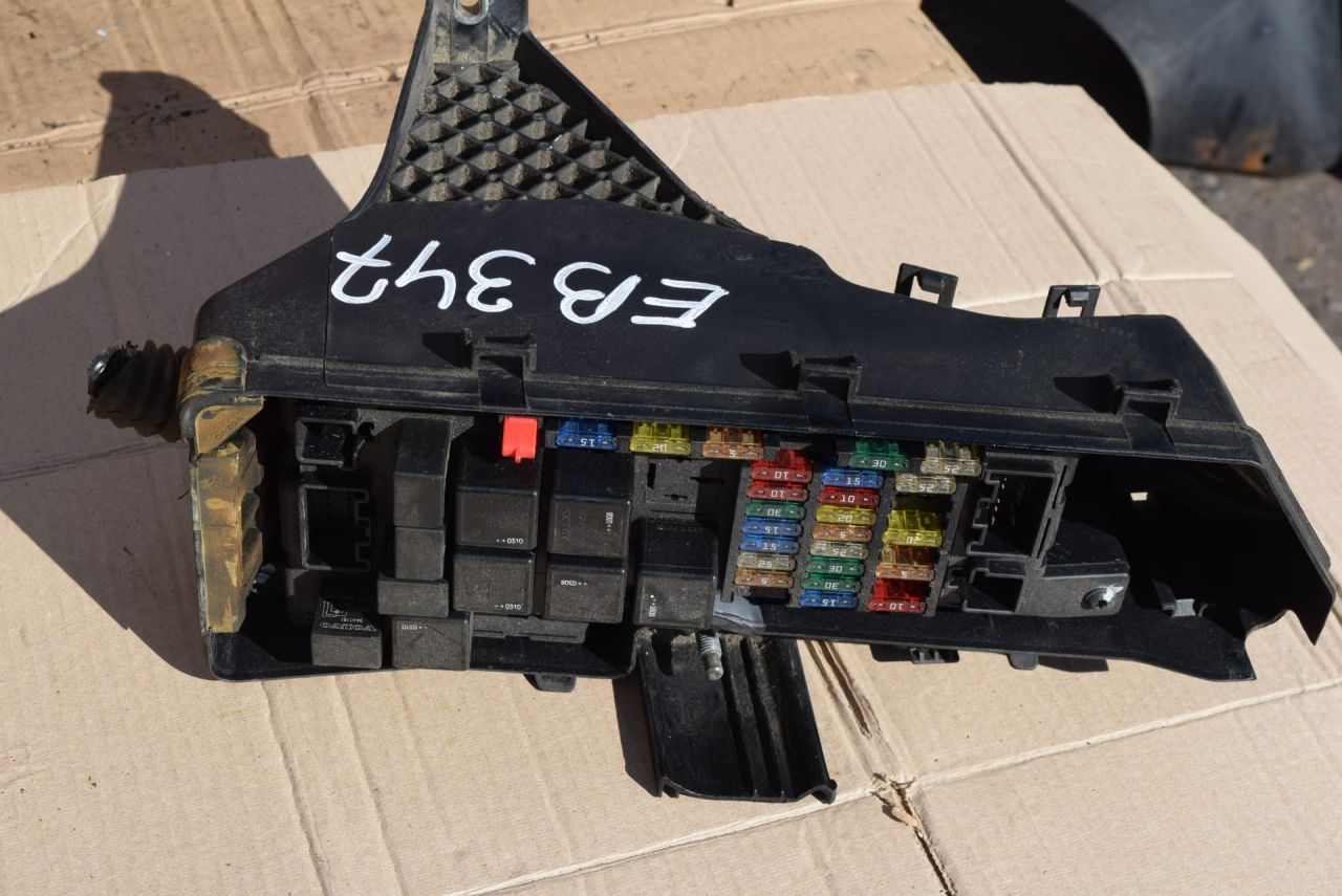 блок предохранителей Volvo XC90 1 поколение 2003, 2.4 л., D 5244 T, дизель, АКПП - фото №1