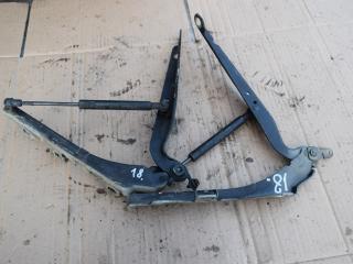 петля капота Volvo V70 2 поколение 2003, 2.4 л., Ti, B 5244 T3, бензин, МКПП, универсал, передний привод, 9154605