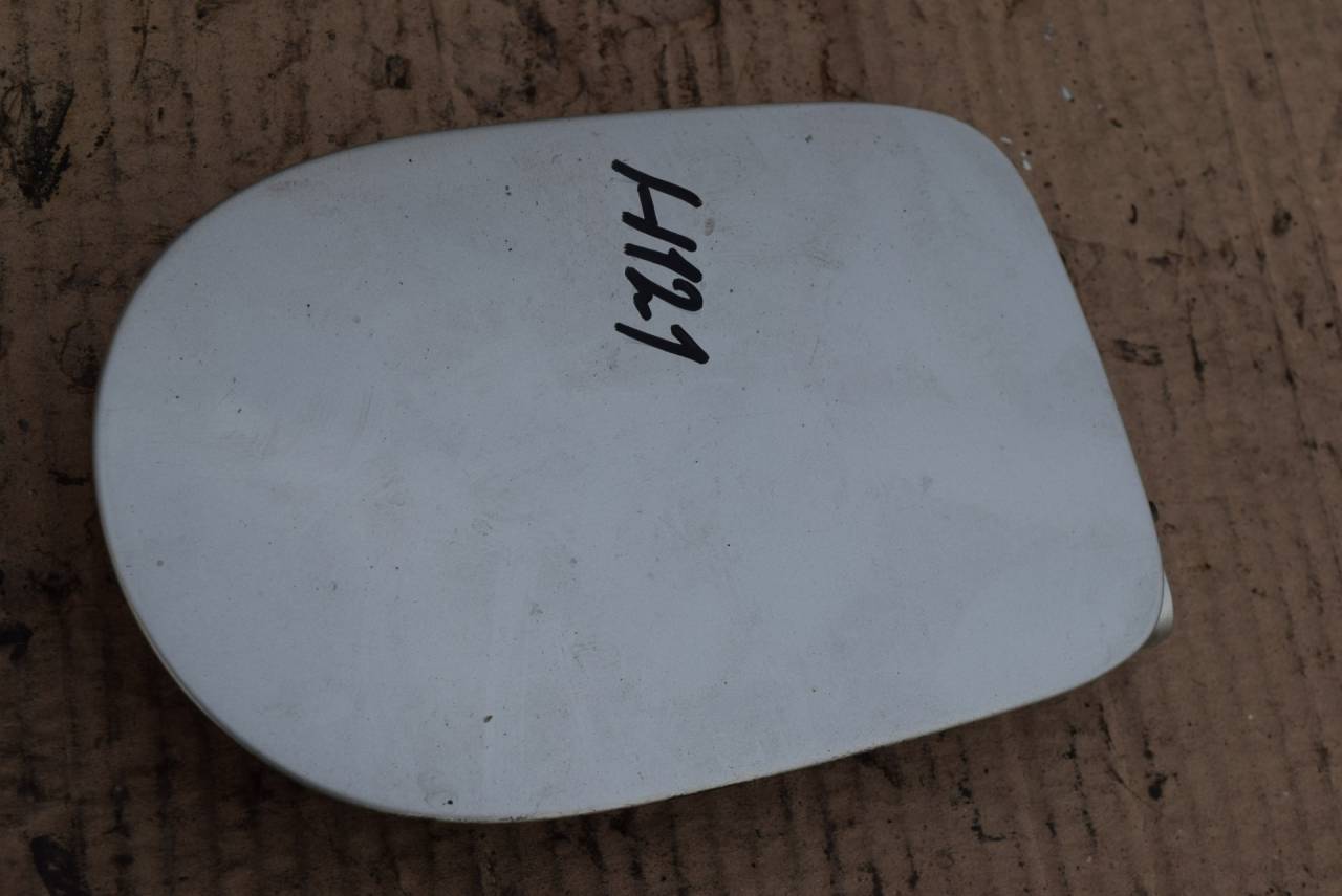 лючок топливного бака Volvo C30 1 поколение 2007, 2.5 л., Ti, бензин, МКПП, серый, хетчбэк 3 дв., передний привод, 31217785 - фото №1