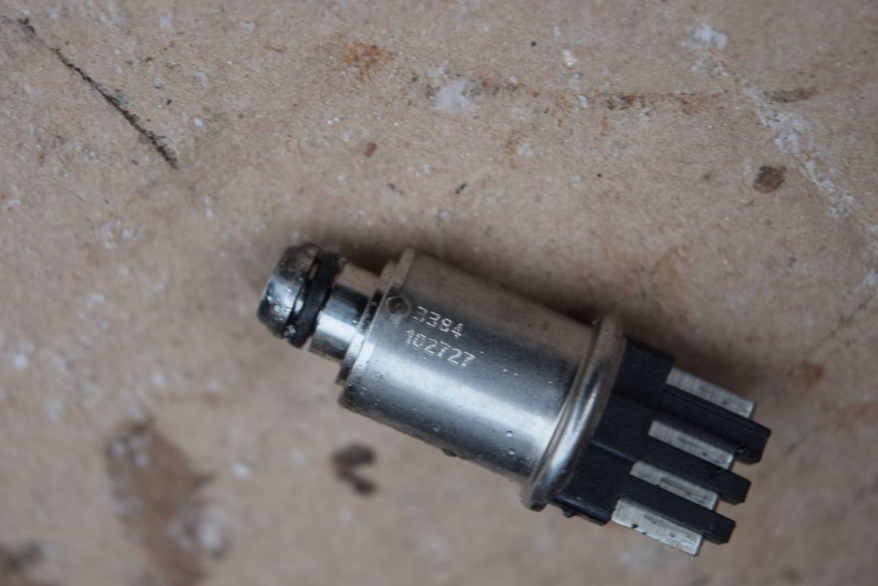 датчик включения полного привода Volvo XC90 1 поколение 2005, 2.5 л., Ti, B 5254 T2, бензин, АКПП, полный подключаемый привод, 102727 - фото №1