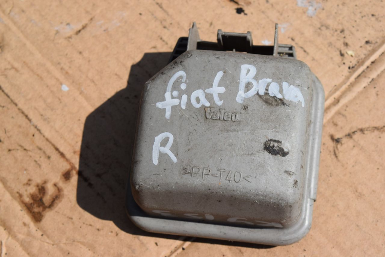 крышка фары Fiat Brava 1 поколение 1997, 1.4 л., бензин, хетчбэк 5 дв., 60953300 - фото №1