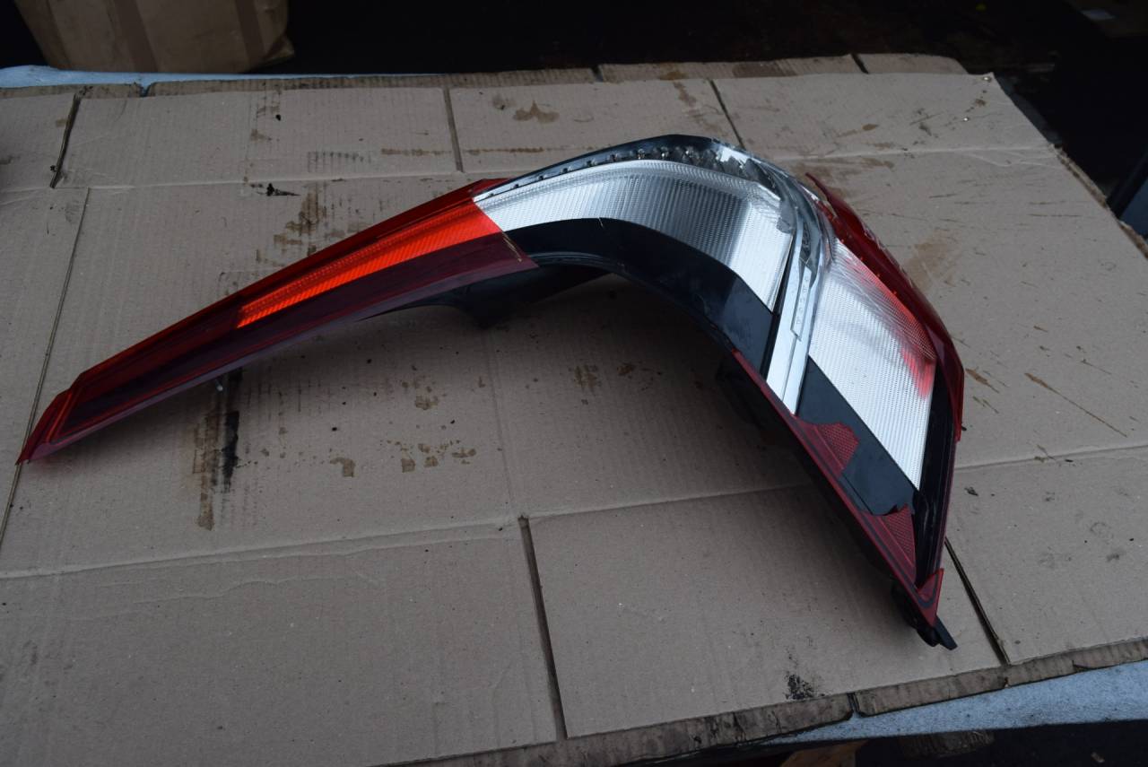 фонарь задний левый Volvo XC60 2 поколение 2021, 2.0 л., бензин, АКПП, 31655358 - фото №1