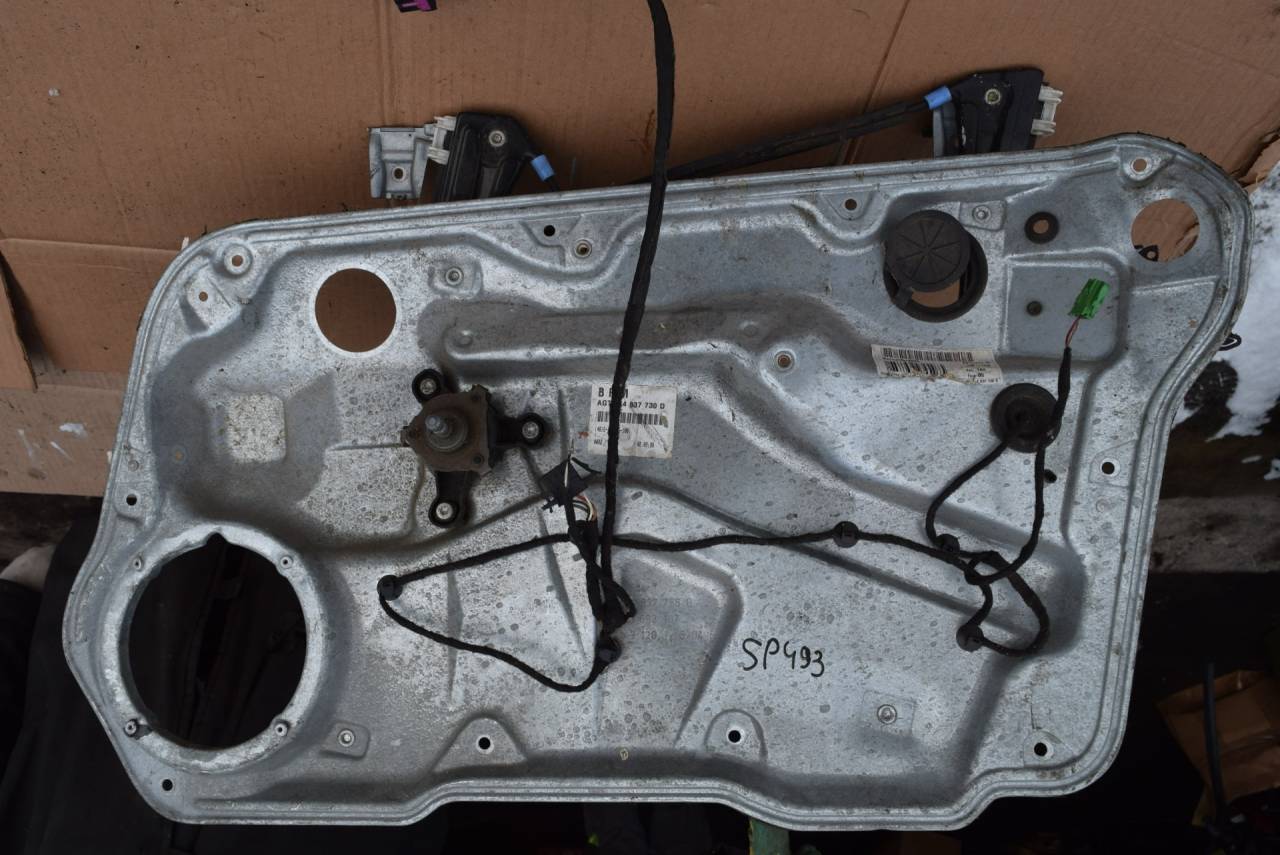 стеклоподъемник передний правый Volkswagen Golf 4 поколение 1998, 1.6 л., бензин, 1J4837730D, 1J4837756B - фото №1