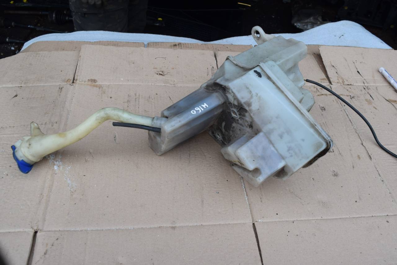 бачок омывателя Volvo XC90 1 поколение 2005, 2.5 л., Ti, B 5254 T2, бензин, АКПП, полный подключаемый привод, 8659490, 8648191 - фото №1