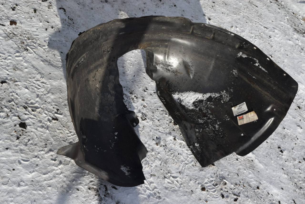 защита арок передняя правая (подкрылок) Volvo XC60 1 поколение 2009, 2.4 л., D5, D 5244 T10, дизель, АКПП, полный подключаемый привод - фото №1