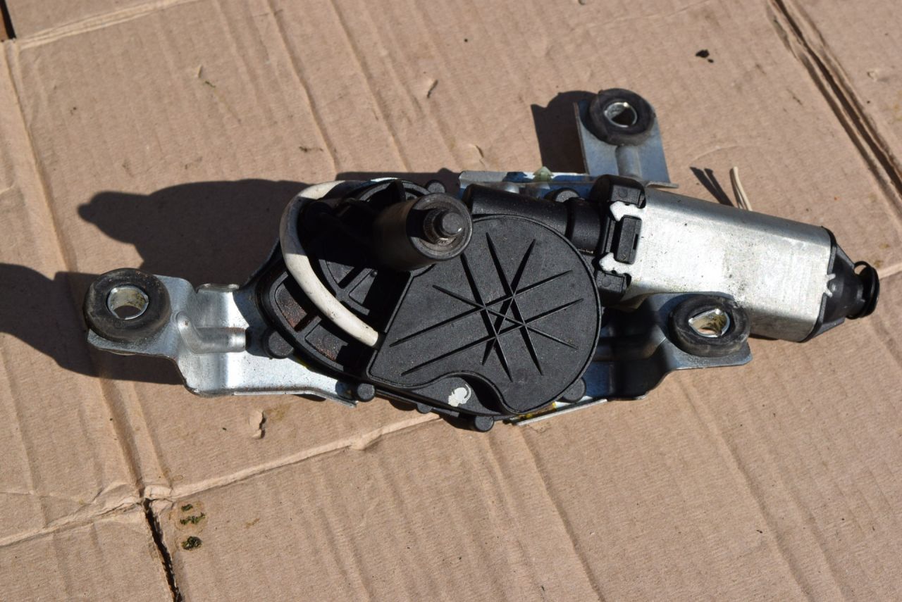 моторчик заднего стеклоочистителя (дворника) Volvo XC90 1 поколение 2003, 2.4 л., D 5244 T, дизель, АКПП, 8638163 - фото №1