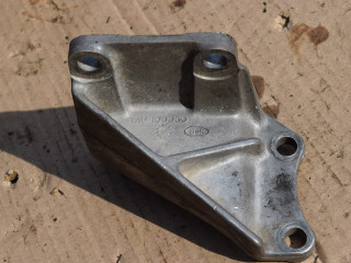 кронштейн КПП Land Rover Freelander 1 поколение 1999, 2.0 л., 20T2N, дизель, МКПП, TAU100060