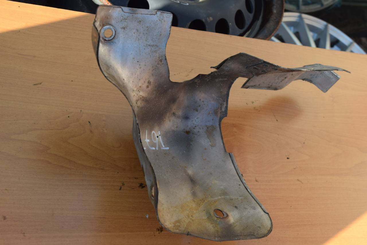 тепловой экран глушителя Hyundai Trajet 1 поколение 2003, 2.0 л., CRDi, дизель, МКПП, передний привод - фото №1