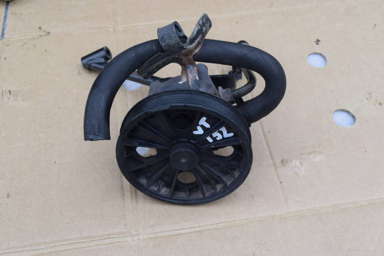 насос гидроусилителя руля Volvo V70 2 поколение 2003, 2.4 л., D5, D 5244 T, дизель, АКПП, седан, передний привод - фото №1