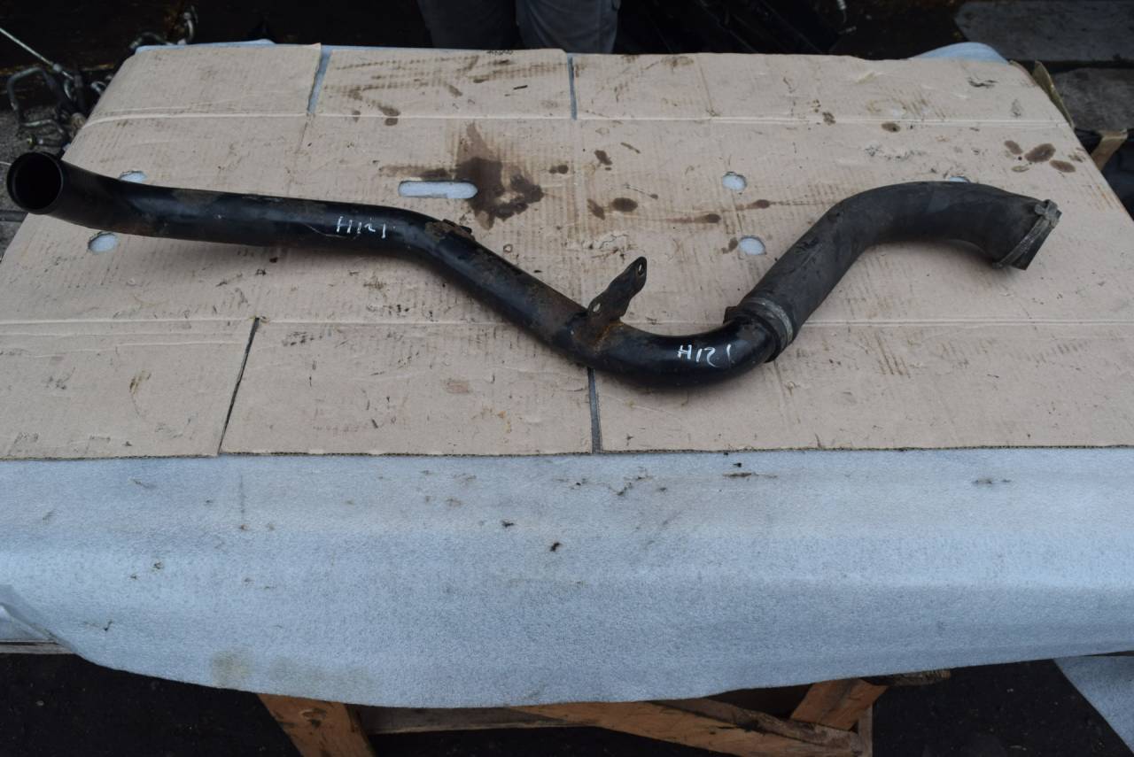 патрубок интеркулера Volvo C30 1 поколение 2007, 2.5 л., Ti, бензин, МКПП, серый, хетчбэк 3 дв., передний привод, 8649767, 8649763 - фото №1