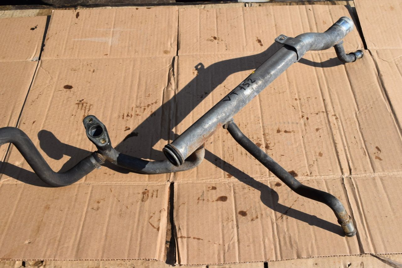 трубка охлаждающей жидкости Volvo V70 2 поколение 2003, 2.4 л., D5, D 5244 T, дизель, АКПП, седан, передний привод - фото №1