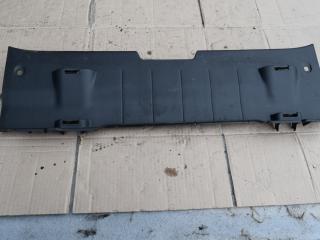 накладка внутренняя на заднюю панель кузова Toyota Yaris XP9 2008, 1.4 л., D-4D, 1ND-TV, дизель, МКПП, хетчбэк 5 дв., правый руль, 647160D020