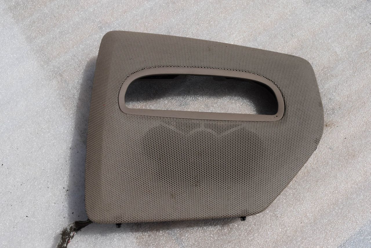 Накладка (сетка) динамика Volvo XC70 2 поколение 2002, 2.5 л., Ti, B 5254 T2, бензин, МКПП, универсал, полный подключаемый привод, 8674880 - фото №1