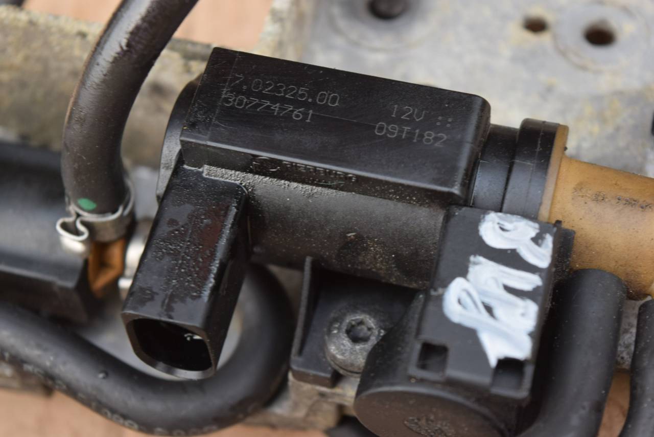 клапан управления турбиной (актуатор) Volvo XC60 1 поколение 2009, 2.4 л., D5, D 5244 T10, дизель, АКПП, полный подключаемый привод, 30774761, 70232500 - фото №1