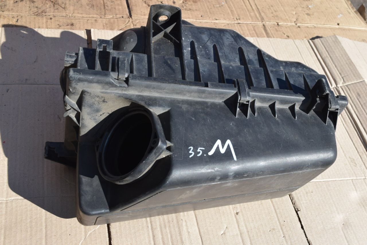 корпус воздушного фильтра Volvo XC70 1 поколение 1999, 2.4 л., Ti, B 5244 T, бензин, АКПП, универсал, полный подключаемый привод, 9445349 - фото №1