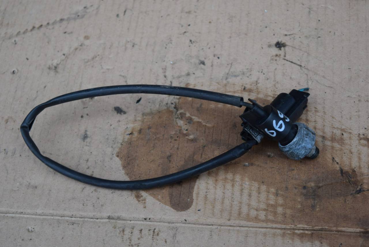 датчик давления масла Hyundai Trajet 1 поколение 2003, 2.0 л., CRDi, D4EA, дизель, МКПП, передний привод, 9476027001 - фото №1