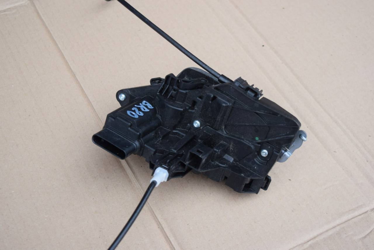 замок двери передней левой Volvo XC60 2 поколение 2021, 2.0 л., бензин, АКПП, 31440997 - фото №1