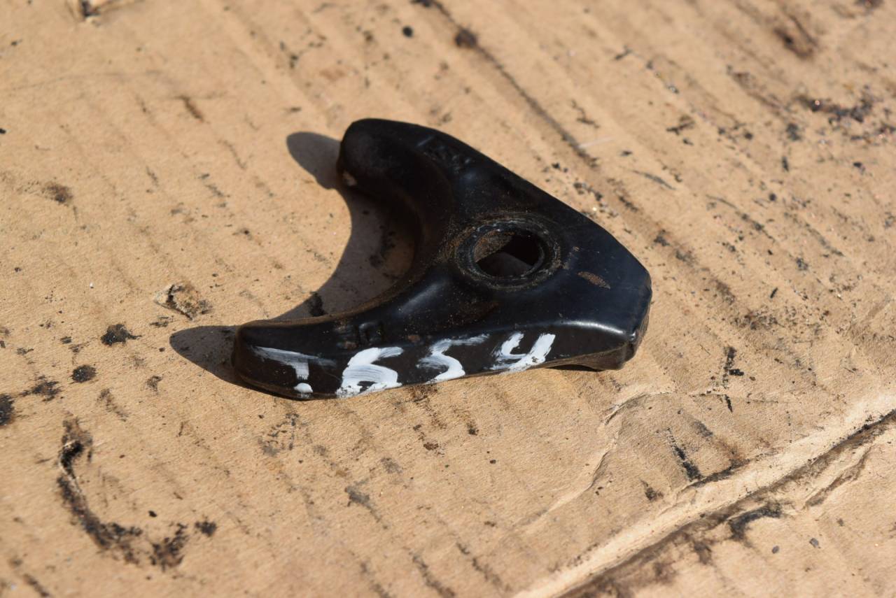 кронштейн (крепление) Volkswagen Sharan 1 поколение 1998, 1.9 л., TDi, AFN, дизель, МКПП - фото №1