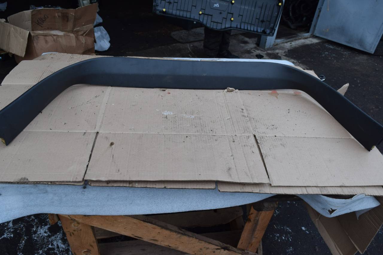 обшивка крышки багажника Volvo V70 2 поколение 2003, 2.4 л., Ti, B 5244 T3, бензин, МКПП, универсал, передний привод - фото №1