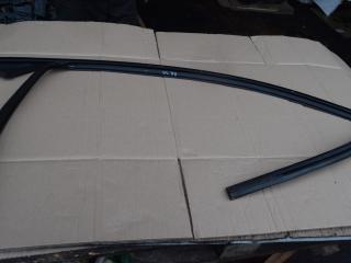 уплотнитель двери Volvo XC60 2 поколение 2021, 2.0 л., бензин, АКПП