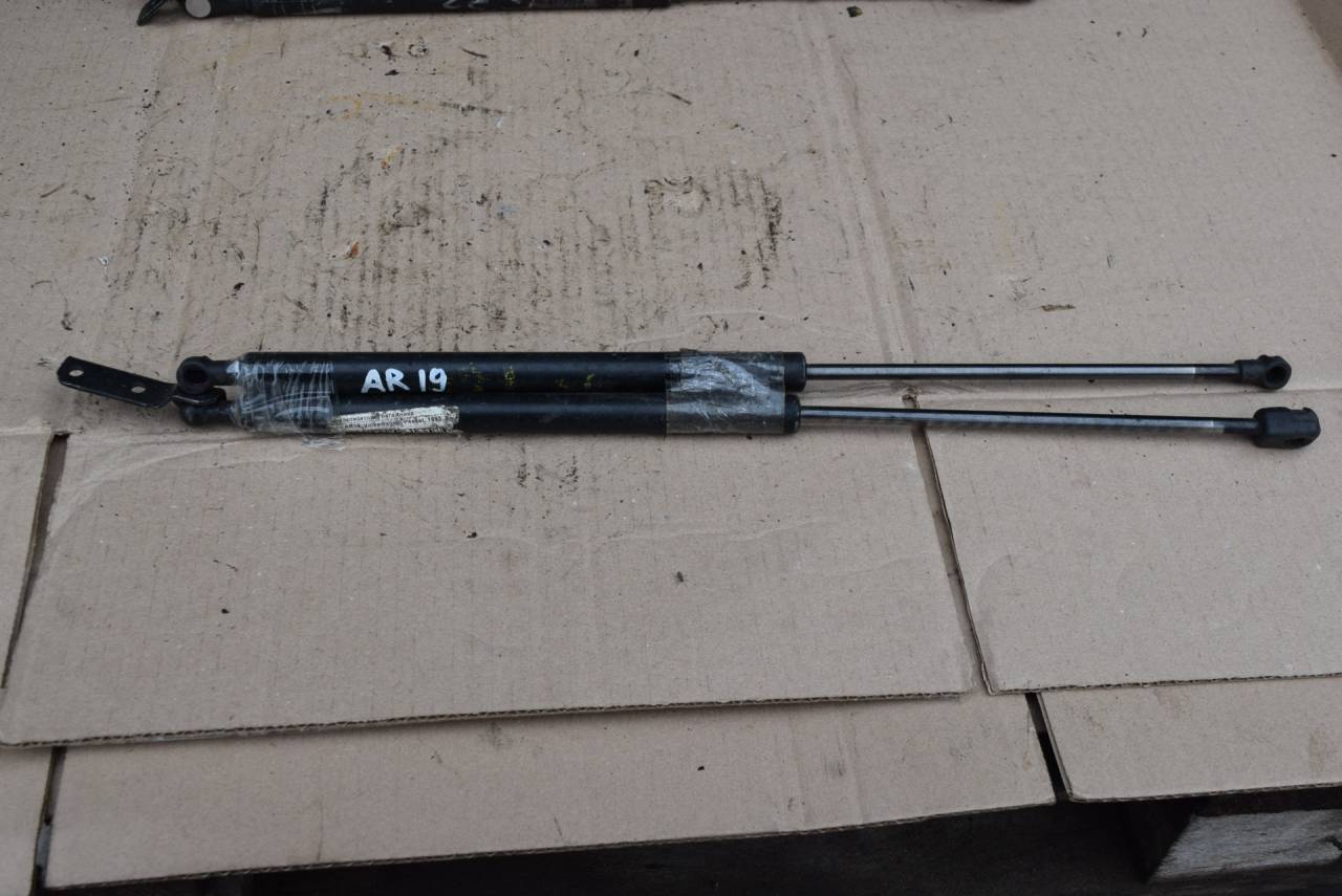 амортизатор крышки багажника (3-5 двери) Volkswagen Passat B3 1993, 2.0 л., 2E, бензин, МКПП, универсал, 8177129200 - фото №1