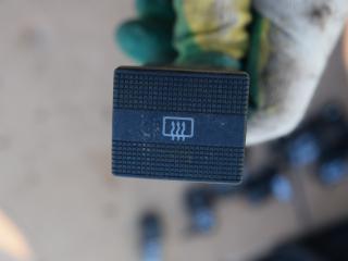 кнопка обогрева заднего стекла Volkswagen Golf 3 поколение 1996, 1.9 л., дизель, 1H5959621