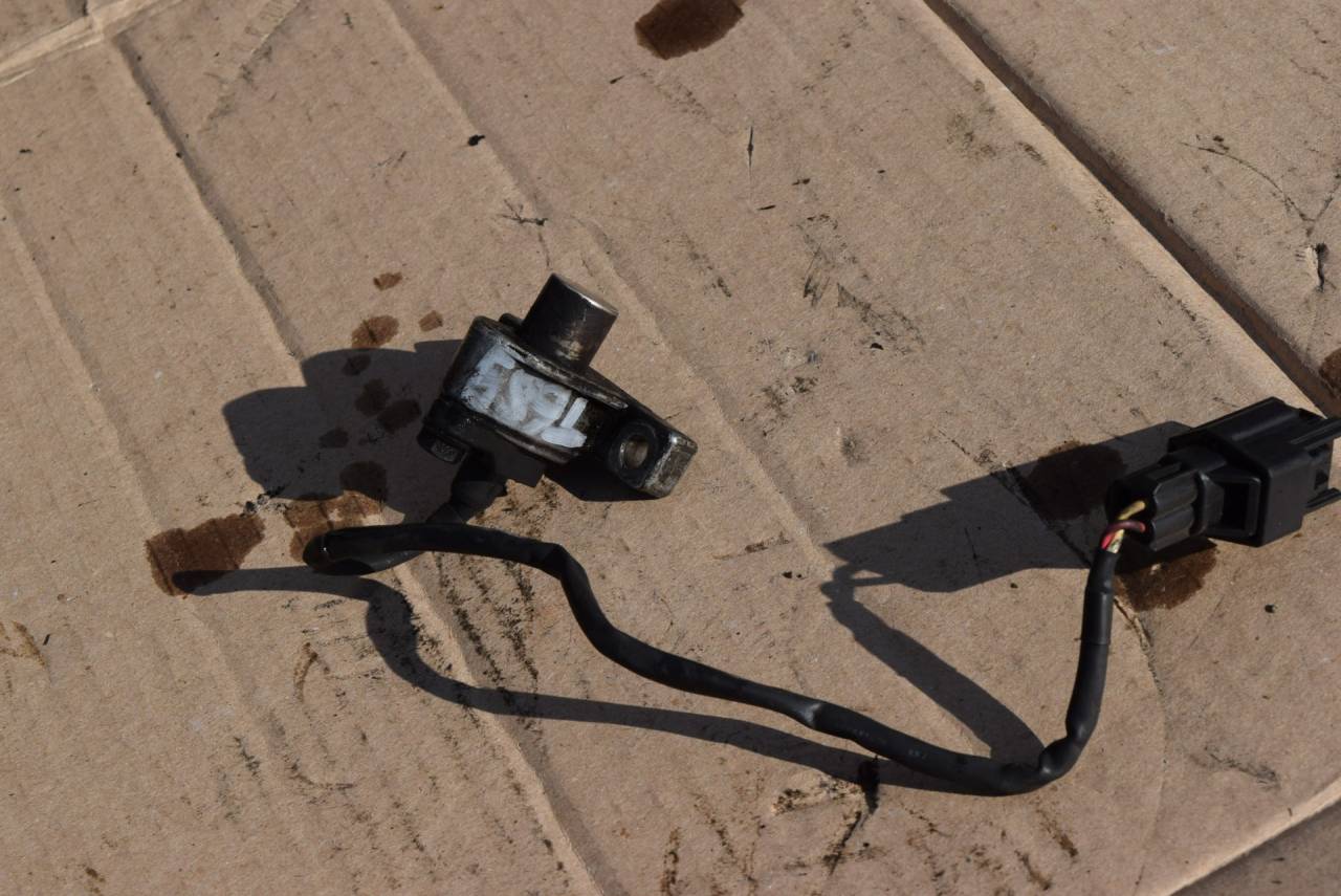 датчик коленвала Volvo S80 1 поколение 2001, 2.0 л., Ti, B 5204 T4, бензин, МКПП, седан, передний привод, 1275789, 0296000650 - фото №1