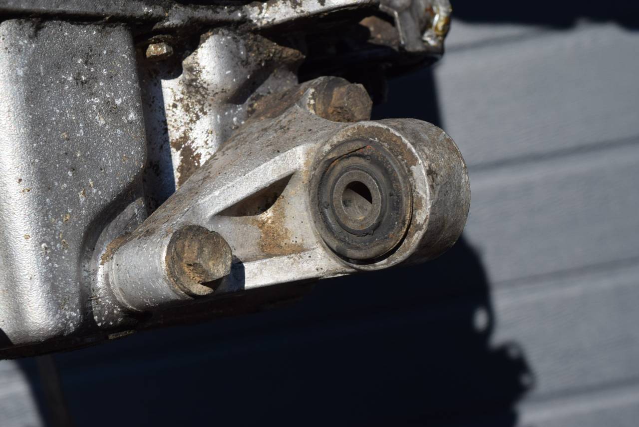 подушка крепления двигателя Rover 600 Series 1 поколение 1997, 2.0 л., 20T2N, дизель, МКПП, седан - фото №1