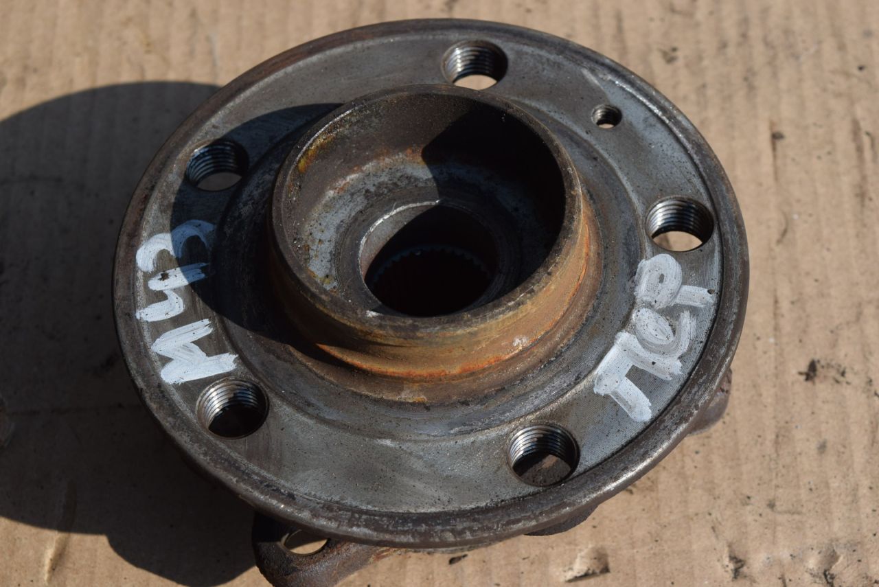 ступица передняя Volvo XC70 2 поколение 2002, 2.4 л., Ti, B 5244 T3, бензин, АКПП, универсал, полный подключаемый привод - фото №1