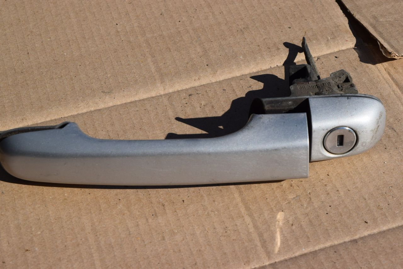 ручка наружная Volvo XC70 1 поколение 1999, 2.4 л., Ti, B 5244 T, бензин, АКПП, универсал, полный подключаемый привод - фото №1