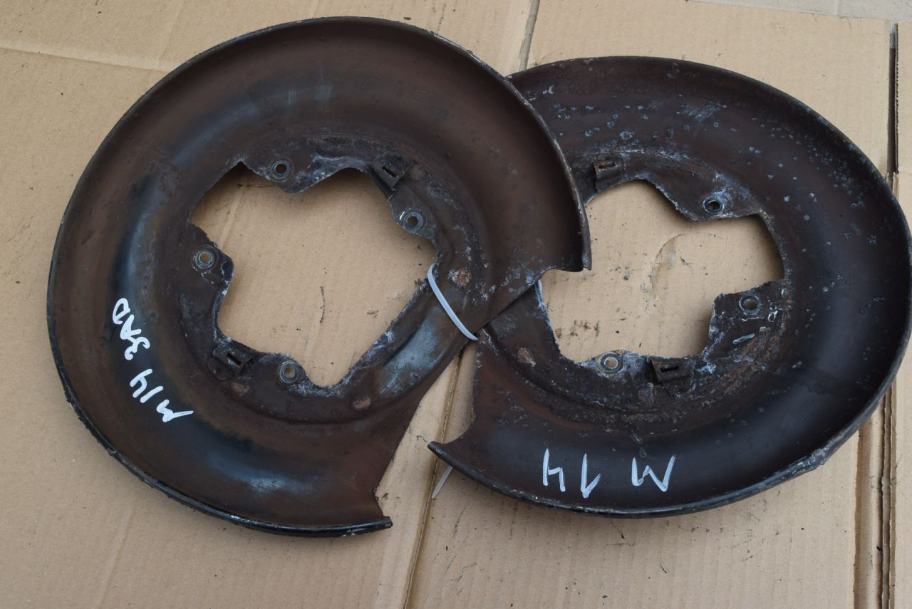 защитный кожух тормозного механизма Volvo V70 2 поколение 2004, 2.4 л., D5, D 5244 T, дизель, АКПП, универсал, передний привод, 30666403 - фото №1