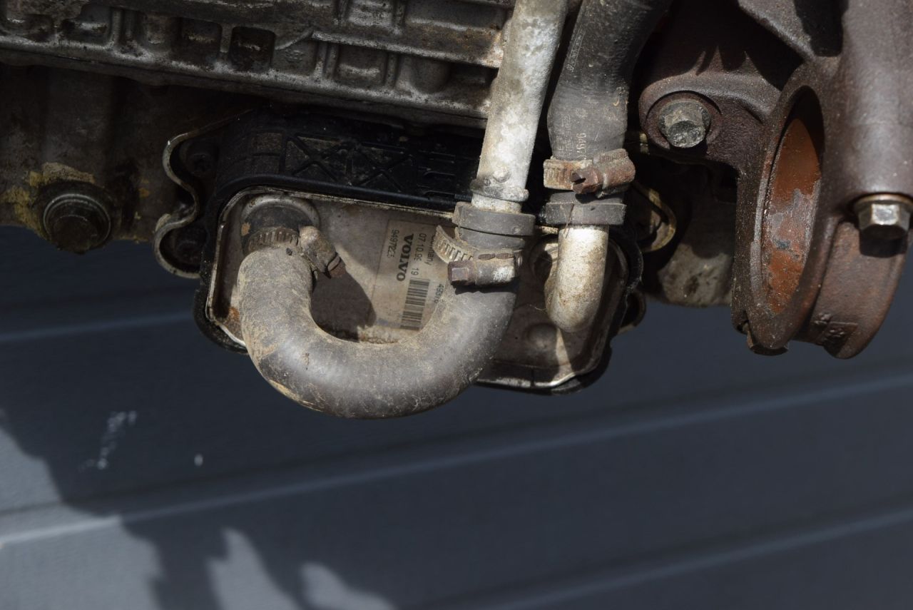 радиатор масляный Volvo XC70 1 поколение 1999, 2.4 л., Ti, B 5244 T, бензин, АКПП, универсал, полный подключаемый привод, 9497225 - фото №1