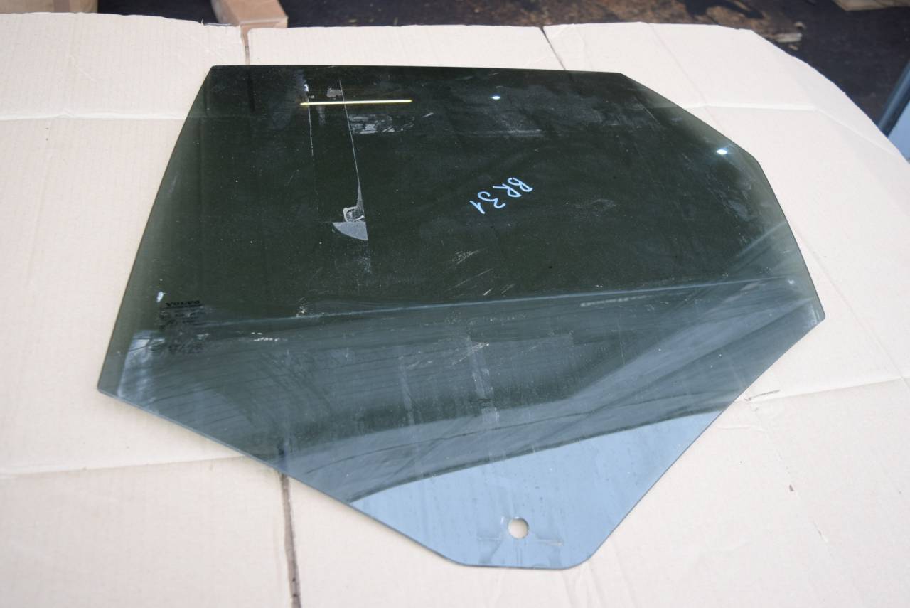 стекло двери задней левой Volvo XC60 2 поколение 2021, 2.0 л., бензин, АКПП - фото №1