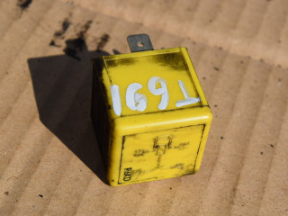 реле (прочие) Land Rover Freelander 1 поколение 2002, 2.0 л., 20T2N, дизель, МКПП, полный подключаемый привод, YWB10012, V23134B52X127